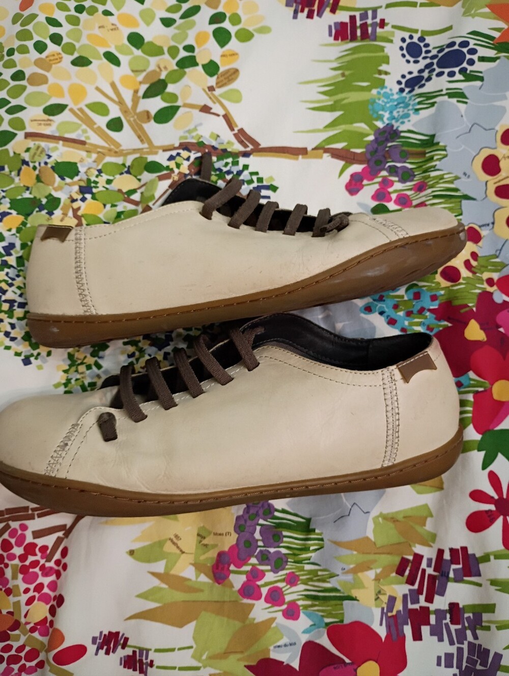 Camper  Brand Peu  Cream Sneakers with Olive Laces.  Size 41 equals  women's 10 - Picture 7 of 8